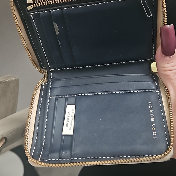 Tory Burch bag and matching wallet - Picture 2 of 10